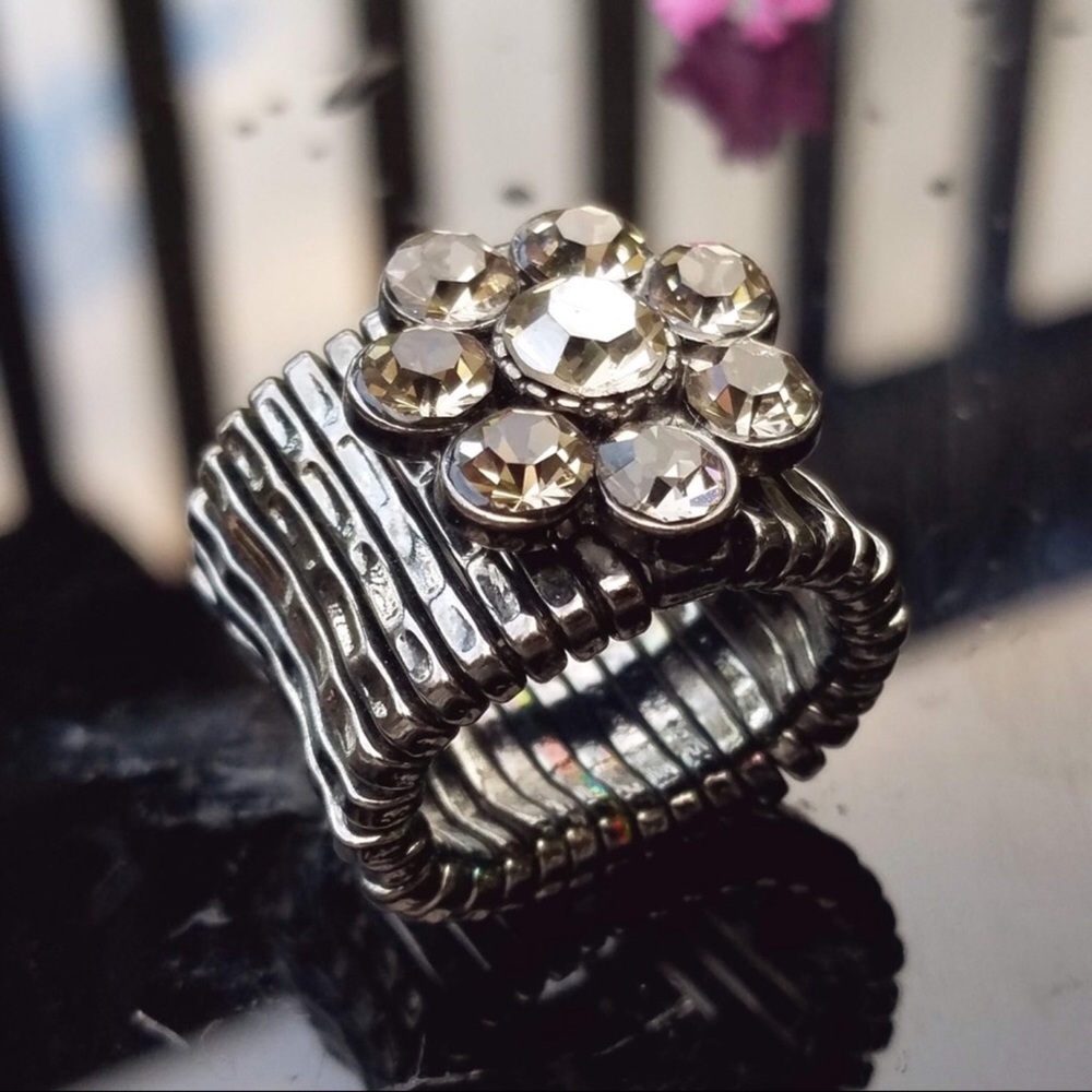 🆕Vintage Style Rhinestone Flower Stretch Ring - Picture 2 of 5